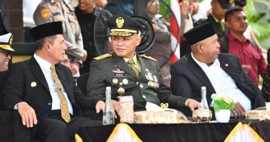 Gubernur Ansar Hadiri Peringatan Hari Bhayangkara ke-79: Apresiasi Polri sebagai Pilar Masyarakat