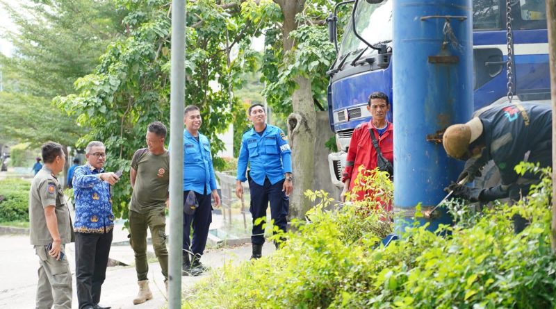 Sudah 1.148 Reklame di Batam Dibongkar oleh Tim Task Force