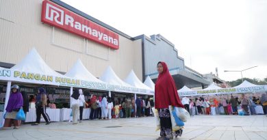 Masyarakat Antusia Belanja Bazar Gerakan Pangan Murah Serentak Ramayana Tanjungpinang