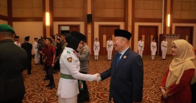 Bobby Jayanto, Mewakili Ketua DPRD Kepri Menghadiri Pengukuhan Paskibraka Tingkat Provinsi Kepri dan Penganugerahan Satyalancana Karya Satya Tahun 2025