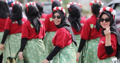 Heboh, Ribuan PesertaTumpah Ruah Ikuti Gerak Jalan Di Engku Putri Batam