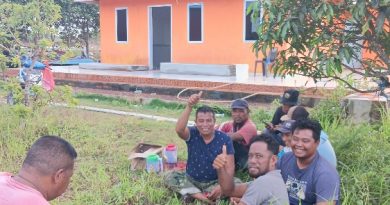 Warga Kampung Wak Lolang Gelar Gotong Royong Bersihkan Surau