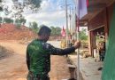 Semangat Kemerdekaan di Sambau IV, Warga dan Satgas TMMD Hiasi Lingkungan dengan Bendera Merah Putih