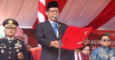 Penuh Khidmat, Ketua DPRD Batam Bacakan Teks Proklamasi pada Upacara HUT RI ke-80