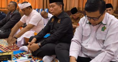 Buralimar, Ketua Badan Wakaf Batam Hadiri Doa Kebangsaan