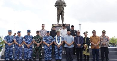 Peresmian Patung Kstaria Hang Nadim di Lanud Hang Nadim