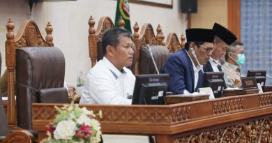 Firmansyah Berikan Tanggapan Atas Pandangan Umum Fraksi Terhadap Rapenda APBD 2026