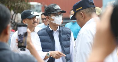 Kepala BP Batam Tertibkan Chassis Kontainer di Bahu Jalan Batu Ampar