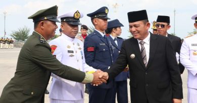 TNI Prima, TNI Rakyat, Indonesia Maju Gubernur Ansar Hadiri Upacara HUT ke-80 TNI