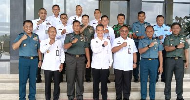 Tim Kemenko Polkam dan Universitas Pertahanan RI Kunker Ke Mako Kogabwilham I dan Koarmada I Tanjungpinang