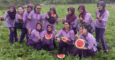 Petani Semangka Gembira, Panen Bersama Mia Kunto Dukung Program Makan Bergizi Gratis