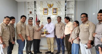 Suasana Cair! PWI Kepri Silaturahmi dengan Ketua DPRD, Penuh Canda dan Keakraban