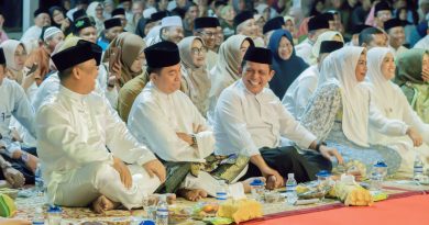 Malam Penuh Cahaya Zikir di Lingga, Menko Yusril Ajak Warga Teguhkan Jati Diri Melayu-Islam