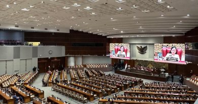 Dua Warga Minta Mahkamah Konstitusi Hapus Uang Pensiun Anggota DPR