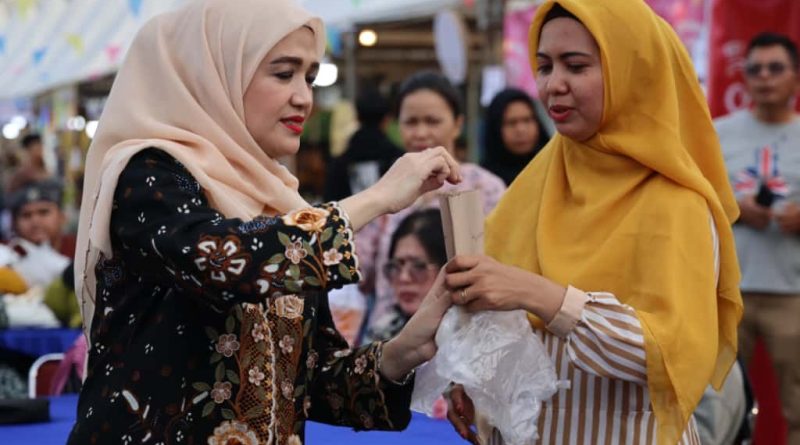 Istri Wagub Nenny Buka Wonderfood Kepri Fest 2025