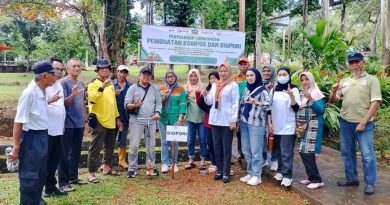 Manfaatkan Sampah, DLH Latih Warga Membuat Kompos dan Biopori