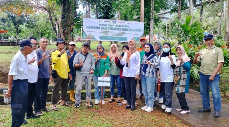 Manfaatkan Sampah, DLH Latih Warga Membuat Kompos dan Biopori