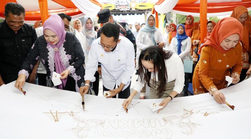 Gebyar UMKM Batam 2025, Amsakar–Li Claudia Dorong UMKM Naik Kelas dan Siap Bersaing di Pasar Global