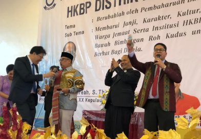 Kadis Kominfo Batam Sampaikan Pesan Wako dan Wawako: Ajak Jemaat Berperan Aktif Bangun Kota yang Rukun dan Maju Kadis Kominfo Batam Sampaikan Pesan Wako dan Wawako: Ajak Jemaat Berperan Aktif Bangun Kota yang Rukun dan Maju