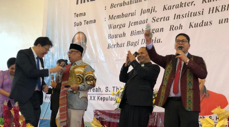 Kadis Kominfo Batam Sampaikan Pesan Wako dan Wawako: Ajak Jemaat Berperan Aktif Bangun Kota yang Rukun dan Maju Kadis Kominfo Batam Sampaikan Pesan Wako dan Wawako: Ajak Jemaat Berperan Aktif Bangun Kota yang Rukun dan Maju