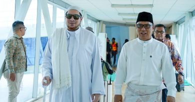 Wagub Nyanyang Dampingi Habib Jindan Jadi Khatib Sholat Jumat di Masjid Alhikmah Tanjungpinang