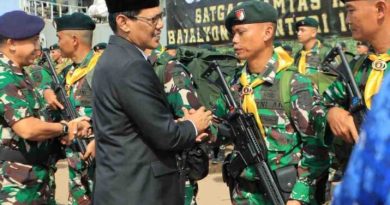 Ketua DPRD Batam Hadiri Upacara Pelepasan 450 Personel Yonif 136/Tuah Sakti Menuju Papua
