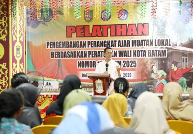 Buka Pelatihan Muatan Lokal, Amsakar Tegaskan Pentingnya Jati Diri di Tengah Arus Global