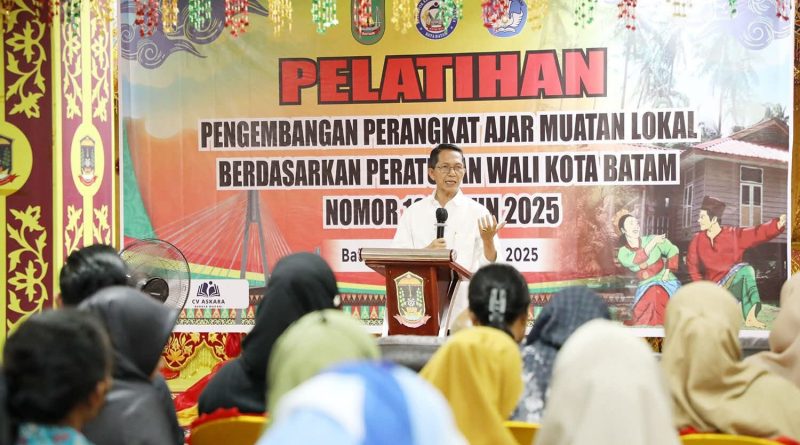 Buka Pelatihan Muatan Lokal, Amsakar Tegaskan Pentingnya Jati Diri di Tengah Arus Global