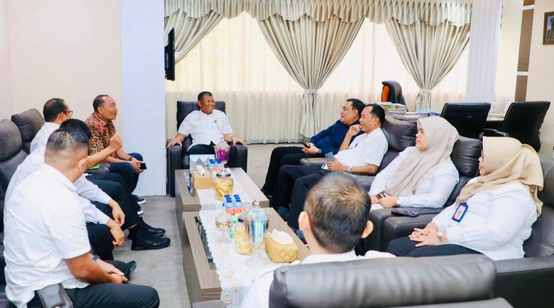 Program Prioritas Amsakar-Li Claudia, 11.501 Pekerja Rentan di Batam Telah Terlindungi BPJS Ketenagakerjaan Program Prioritas Amsakar-Li Claudia, 11.501 Pekerja Rentan di Batam Telah Terlindungi BPJS Ketenagakerjaan