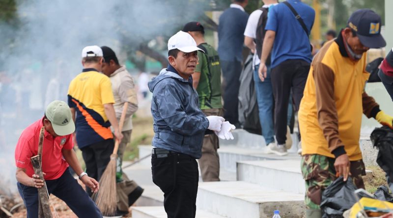 Gubernur Kepri Ansar Pimpin Goro di Kawasan Gurindam XII, Ajak Jaga Kebersihan Tepi Laut Tanjungpinang