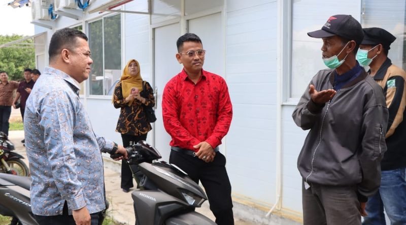 Sekda Bintan Ronny Tinjau SPPG Berkah Sejahtera, Pastikan Kualitas dan Higienitas Sesuai SOP Sekda Bintan Ronny Tinjau SPPG Berkah Sejahtera, Pastikan Kualitas dan Higienitas Sesuai SOP
