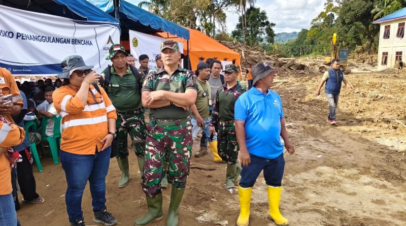 Letjen Kunto Komandoi Penanganan Banjir, BMS, Starlink, dan Logistik Digulirkan Nonsetop Letjen Kunto Komandoi Penanganan Banjir, BMS, Starlink, dan Logistik Digulirkan Nonsetop
