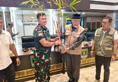 Pengawasan dari Garis Terdepan: Langkah Cepat Letjen TNI Kunto Arief Wibowo Hadapi Bencana di Sumatera Barat Pengawasan dari Garis Terdepan: Langkah Cepat Letjen TNI Kunto Arief Wibowo Hadapi Bencana di Sumatera Barat