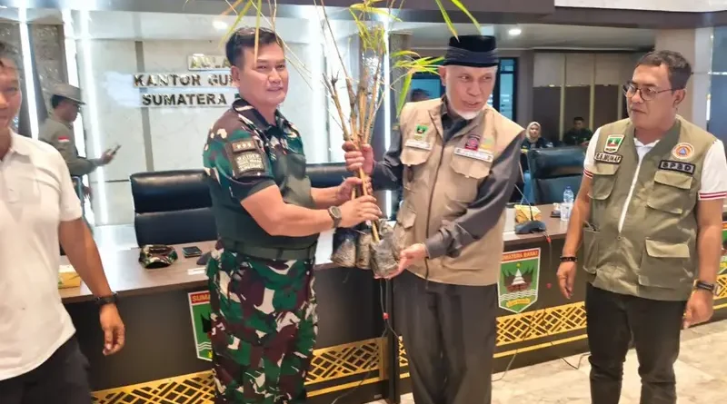 Pengawasan dari Garis Terdepan: Langkah Cepat Letjen TNI Kunto Arief Wibowo Hadapi Bencana di Sumatera Barat Pengawasan dari Garis Terdepan: Langkah Cepat Letjen TNI Kunto Arief Wibowo Hadapi Bencana di Sumatera Barat