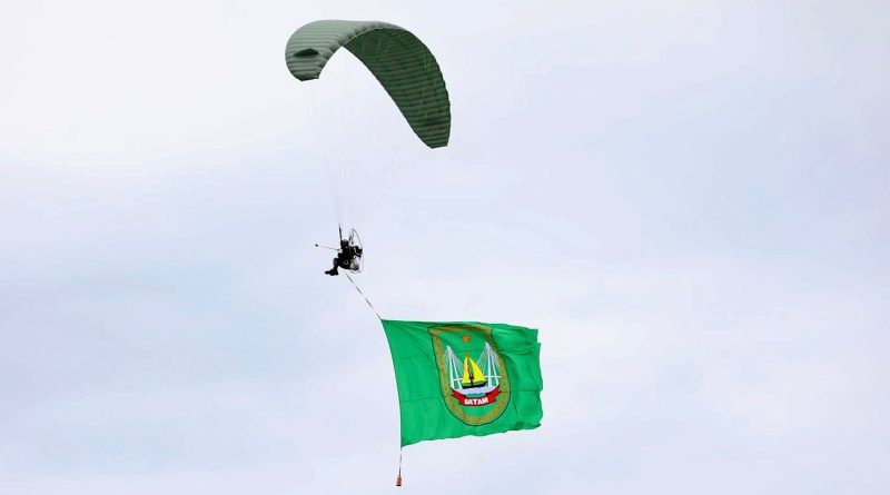 Parade Pelajar dan Air Show Warnai Nostalgia Nongsa pada HJB ke-196, Amsakar Ajak Warga Refleksi dan Perkuat Kebersamaan