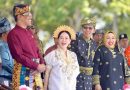 Pakaian Adat Nusantara Warnai Pawai Budaya di Engku Putri