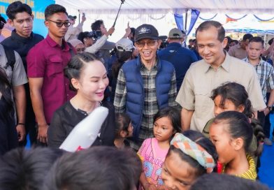 Warga Tanjung Banun Terima Bantuan Perbekalan dan Santunan Rumah Secara Penuh