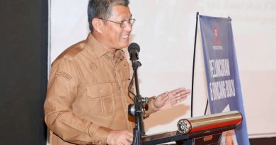 Dari Anak Pulau ke Pamong Kota, Kisah Inspiratif Azman DibukukanAnak Pulau