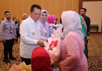 Pemprov Kepri Peringati Hari Ibu 2025, Teguhkan Peran Perempuan Menuju Indonesia Emas 2045 Pemprov Kepri Peringati Hari Ibu 2025, Teguhkan Peran Perempuan Menuju Indonesia Emas 2045