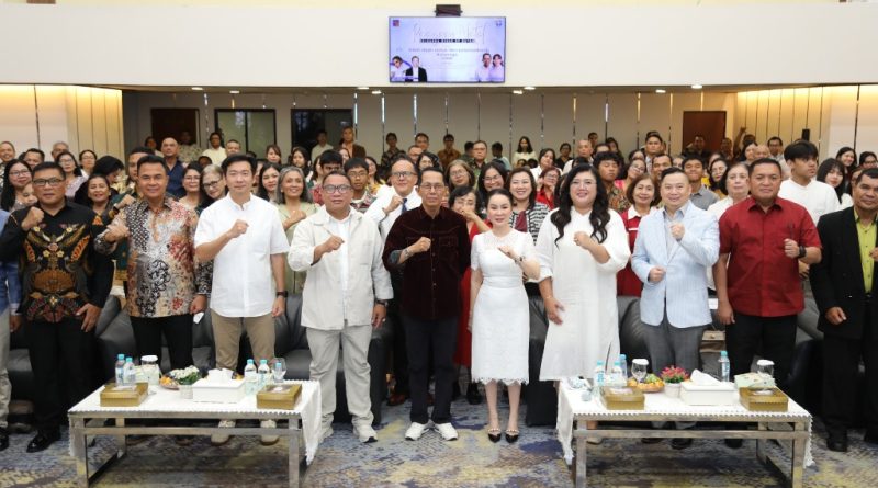 Hadiri Perayaan Natal Bersama, Amsakar Ajak Pegawai Bangun Energi Kolektif Hadiri Perayaan Natal Bersama, Amsakar Ajak Pegawai Bangun Energi Kolektif