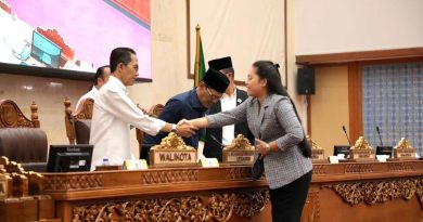 Wako Amsakar Hadiri Paripurna DPRD Batam, Bahas Laporan Reses hingga Ranperda Adat Melayu