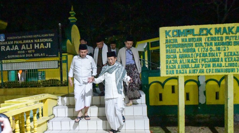 Menyusuri Jejak Sejarah dan Iman di Pulau Penyengat, Menag RI Safari Subuh Bersama Gubernur Kepri