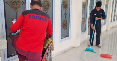 Sambut Ramadan 1447 H, Jamaah Masjid Namirah Bengkong Gelar Goro Bersih Masjid