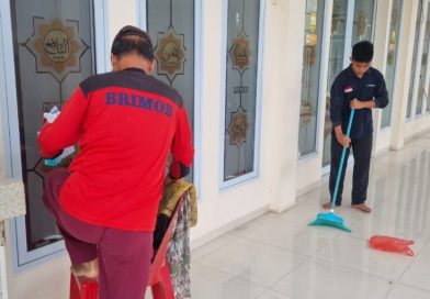 Sambut Ramadan 1447 H, Jamaah Masjid Namirah Bengkong Gelar Goro Bersih Masjid