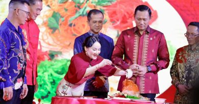 Menko IPK dan Mentrans Hadiri Perayaan Imlek 2577 di Batam, Amsakar Tekankan Harmoni Keberagaman