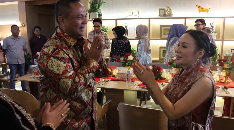 Kapolda Kepri Hadiri Open House Imlek Wakil Walikota Batam, Wujudkan Kebersamaan dan Toleransi di Batam