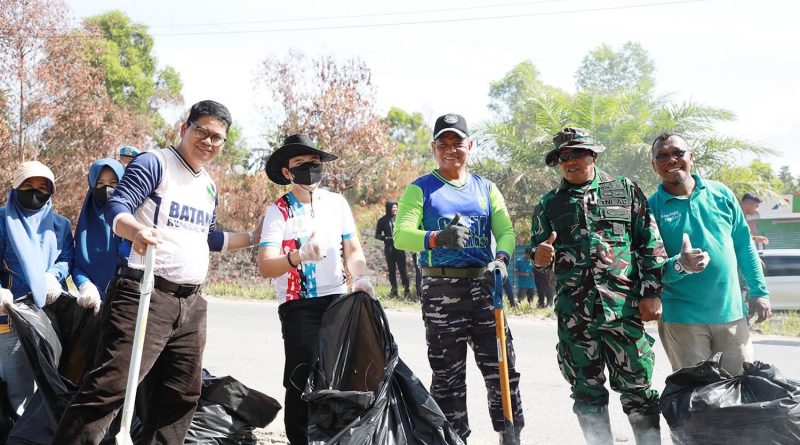 Gaungkan Gema Batam ASRI, Gotong Royong Selasa–Jumat Jadi Gerakan Bersama Gaungkan Gema Batam ASRI, Gotong Royong Selasa–Jumat Jadi Gerakan Bersama