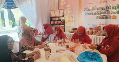 Stand Bazar Kelurahan Sadai Curi Perhatian di MTQH XXXIV Bengkong