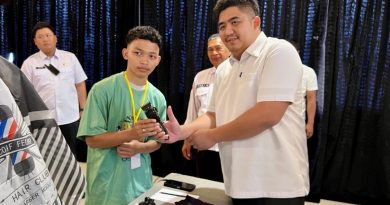 Bupati Bintan Roby Terus Lahirkan Wirausaha Muda, Kali Ini Buka Pelatihan Keahlian Barber