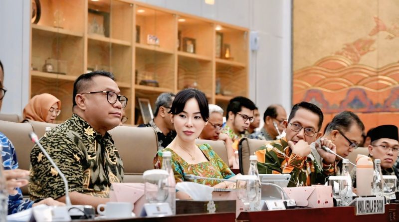 Tanpa Migas Batam Tetap Tancap Gas: Ekonomi Tumbuh 6,76%, Tertinggi di Kepri dan Lampaui Nasional Tanpa Migas Batam Tetap Tancap Gas: Ekonomi Tumbuh 6,76%, Tertinggi di Kepri dan Lampaui Nasional